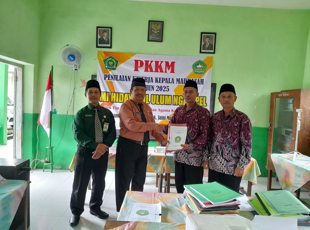 Tingkatkan Mutu Pendidikan, MI Hidayatul Ulum Ngampel Laksanakan PKKM Tahun 2025